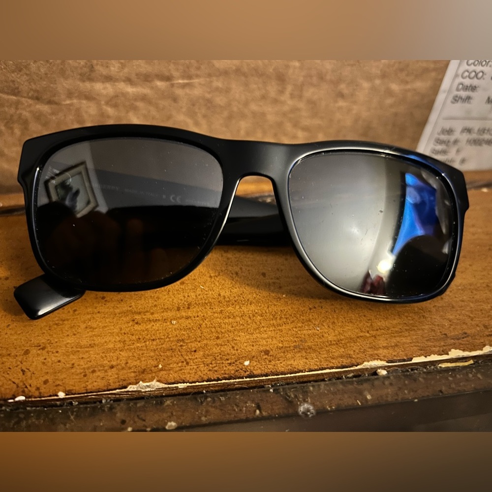 Burberry Sunglasses (no case) Read Description